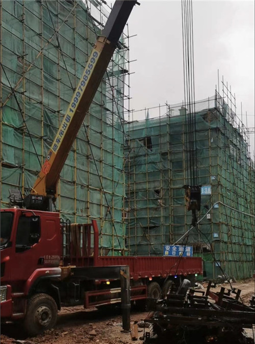 荆门市“慢工细活”—— 吊车的 “微动控制” 技术